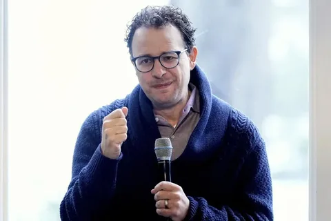 El CEO de Anthropic pide frenar el "ritmo" del desarrollo de la IA