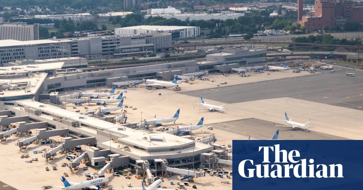 Flights halted at three US airports as watchdog warns over hacking threat