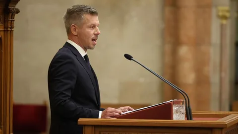 Elborult Magyar Péter agya, megint mocskolódott a parlamentben + videó