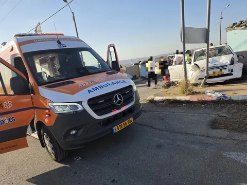 At least one person seriously wounded in car-ramming attack on Highway 443, terrorist killed