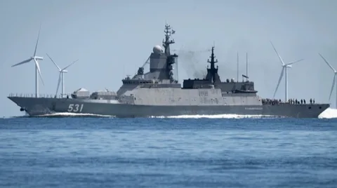 Міністр оборони РФ нагородив командира корабля, який стріляв у бік гелікоптера Данії