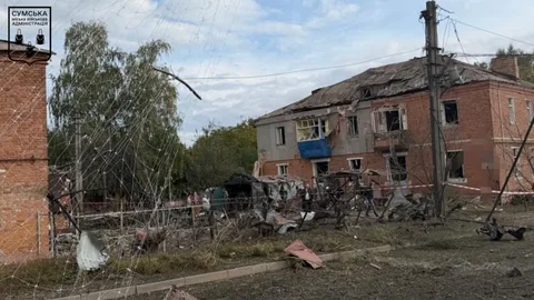 Росіяни повторно вдарили КАБами по Сумах: за день уже 19 постраждалих, серед них немовля