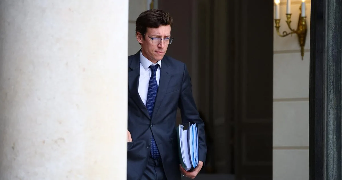 Blocus des lycées : entre 400 et 500 établissements totalement ou «partiellement» fermés lundi, 24 ont été «incendiés ou saccagés», annonce Édouard Geffray