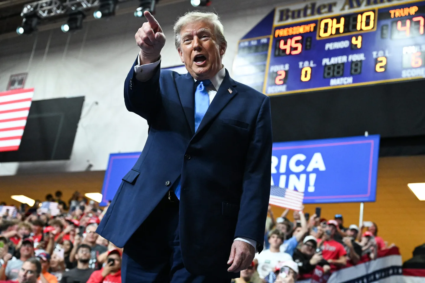 In crude Ohio rally speech, Trump says he may not help if Democrats win