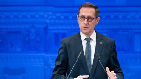 Varga Mihály megküldte a dokumentumokat, lesz mit olvasnia Magyar Péternek