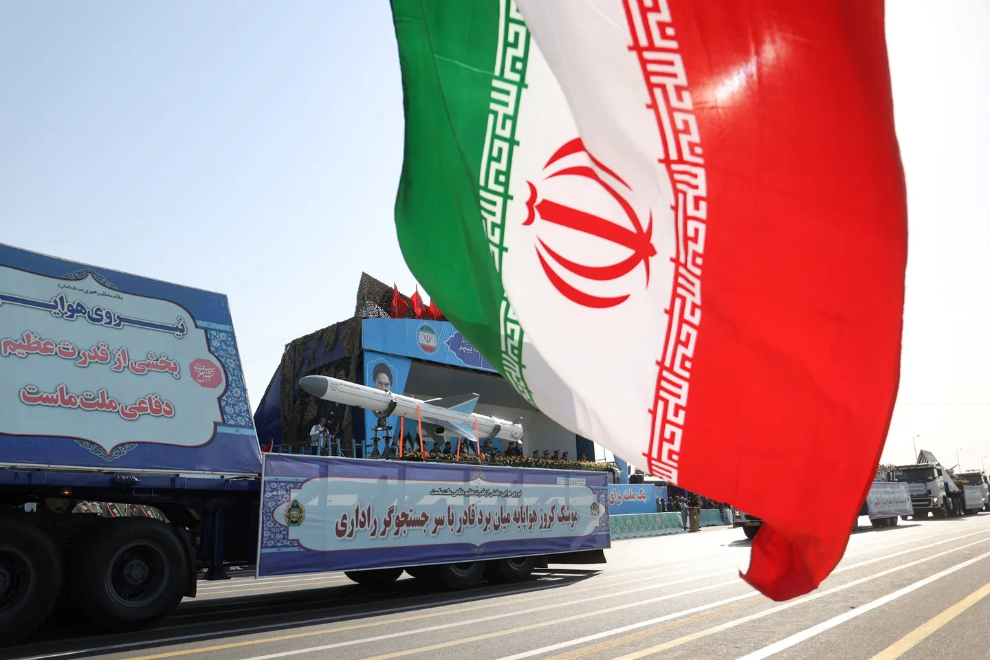 Negotiators pushing Iran for nuclear program concessions in exchange for US peace talks - report