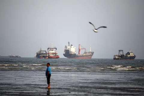Vessel struck in Strait of Hormuz, UKMTO says, as prospects for U.S.-Iran diplomacy appear elusive