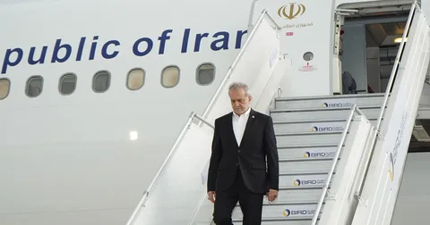 Guerre au Moyen-Orient : le président iranien prévient que les pressions contre l'Iran ont «atteint un stade critique et dangereux»