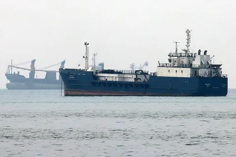US-Iran war: Tanker hit in Hormuz as oil falls towards $100 — what UAE residents need to know tonight