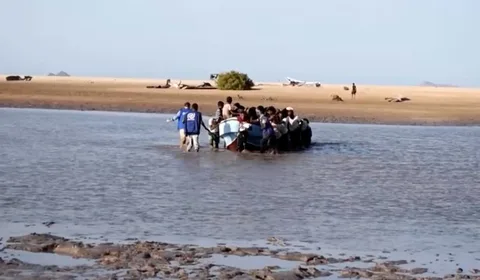 Over 100,000 displaced by Houthis as escalation with Saudi-backed Yemeni government continues